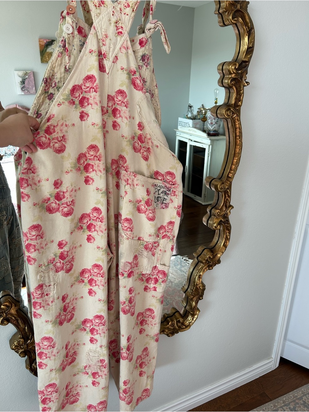 Magnolia Pearl Daphne Floral Overalls One Size - Picture 6 of 7